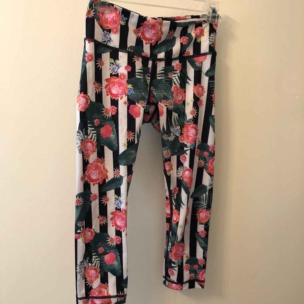 Lululemon yoga crops